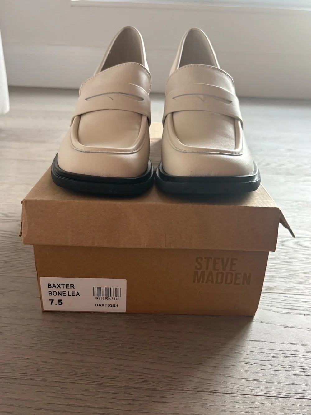 Classic Cream Bone Block-Heel Loafers - Women's Sz. 7.5 by Steve Madden